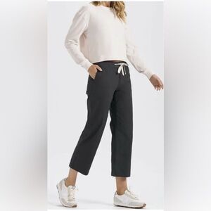 Vuori Charcoal Ankle Cropped Pants
